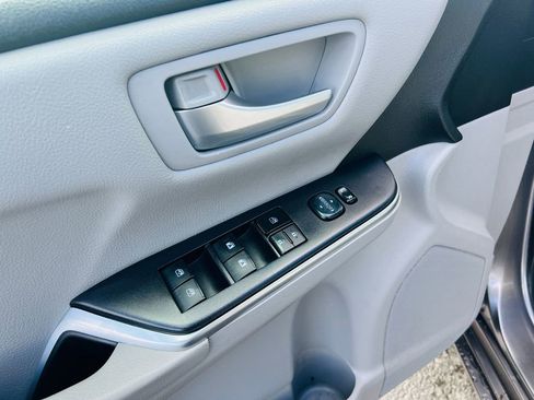 Used 2017 Toyota Camry LE image 13