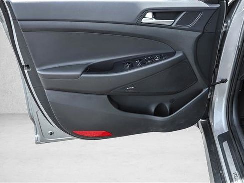 Used 2020 Hyundai Tucson Limited FWD image 12