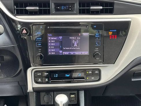 Used 2019 Toyota Corolla LE FWD image 20