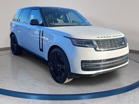 New 2025 Land Rover Range Rover SE image 3