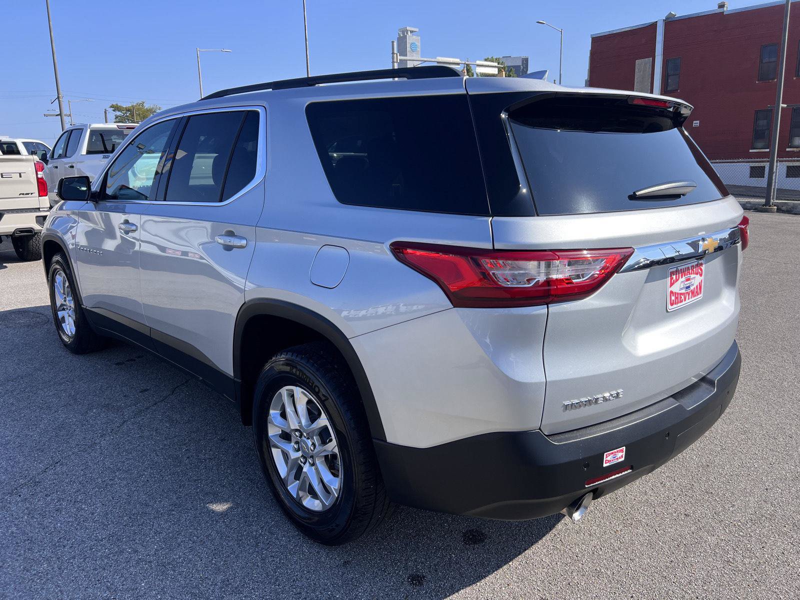 Used 2020 Chevrolet Traverse LT FWD image 32