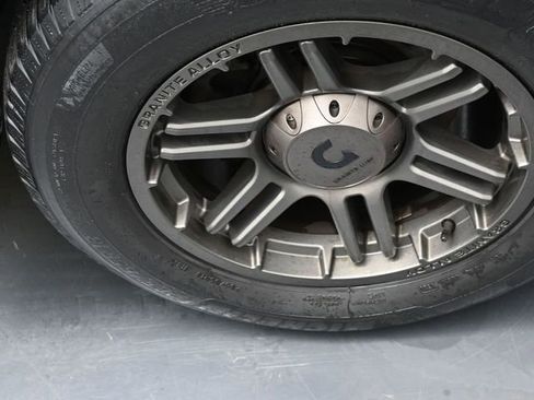 Used 2016 GMC Sierra 1500 SLE w/ SLE Value Package image 28