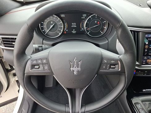 Used 2024 Maserati Levante GT Ultima AWD/4WD image 36