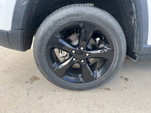 New 2025 Jeep Grand Cherokee Altitude AWD/4WD image 12