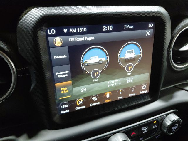 Used 2020 Jeep Gladiator Overland w/ Dual Top Group AWD/4WD image 36