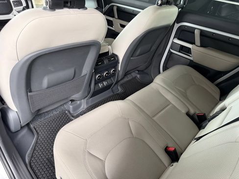 Used 2023 Land Rover Defender 130 SE AWD/4WD image 17