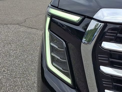 Used 2025 GMC Yukon Elevation w/ LPO, Floor Liner Package AWD/4WD image 27