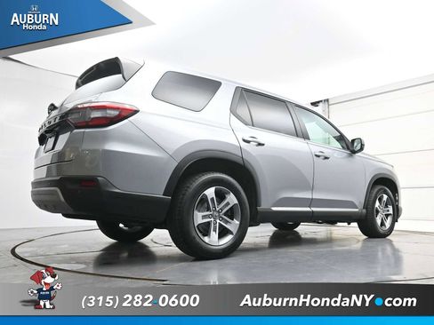 Used 2024 Honda Pilot EX-L image 25