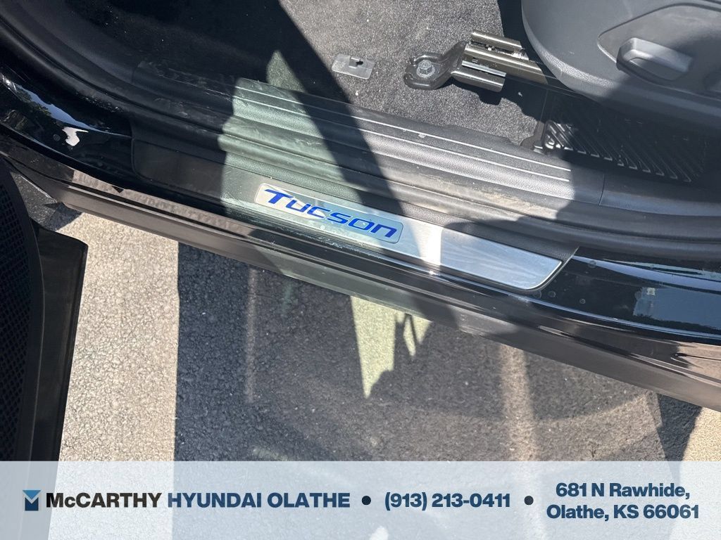 Used 2025 Hyundai Tucson Limited AWD/4WD image 19
