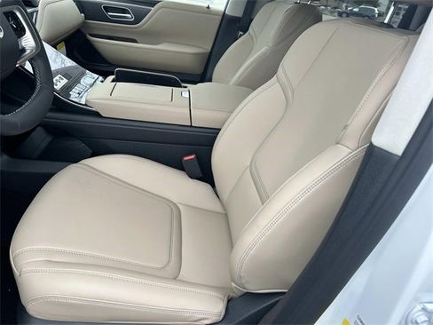 New 2026 INFINITI QX80 Pure image 13