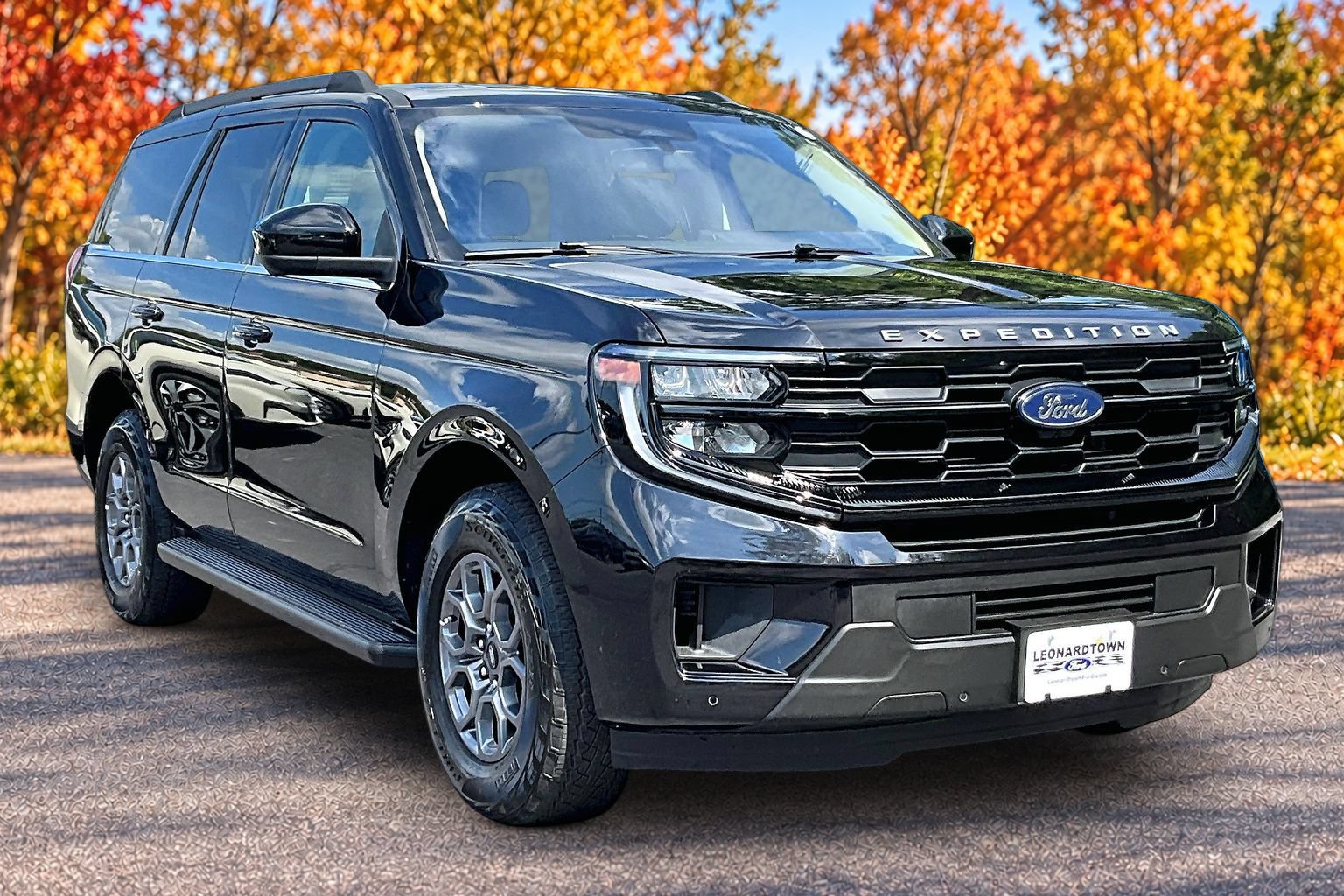 Certified 2025 Ford Expedition Active RWD image 14