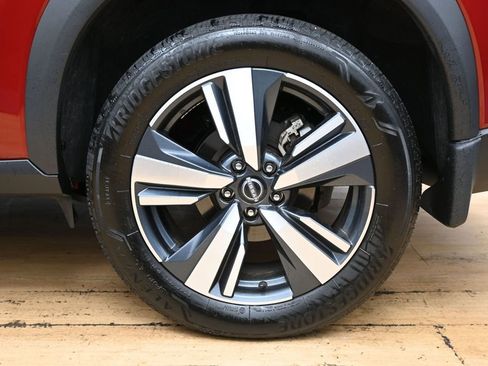 Used 2024 Nissan Rogue SL w/ SL Premium Package image 16