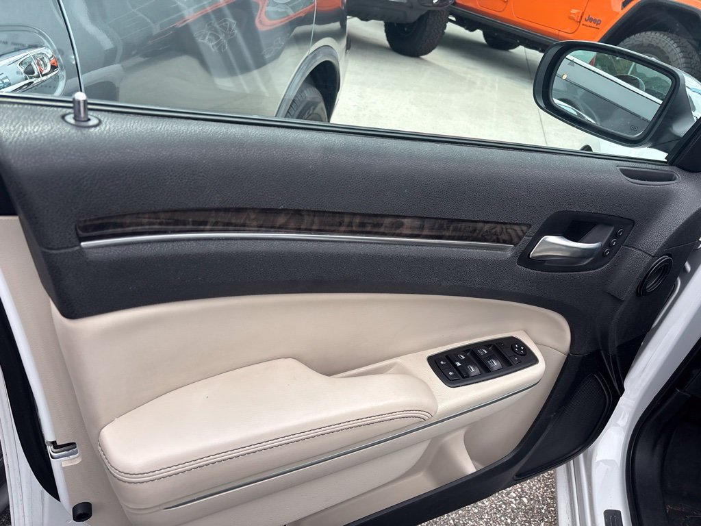 Used 2021 Chrysler 300 Touring L RWD image 21