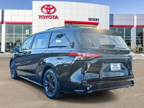 New 2026 Toyota Sienna XSE AWD/4WD image 5