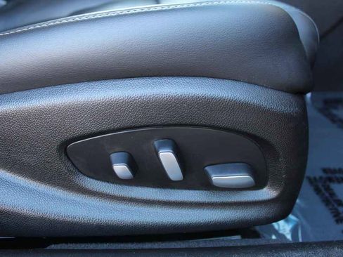 Used 2019 Cadillac XTS Luxury image 32