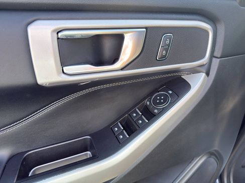 Used 2022 Ford Explorer XLT w/ Equipment Group 202A image 37