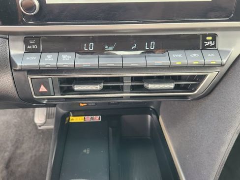 Used 2025 Toyota Camry LE image 18