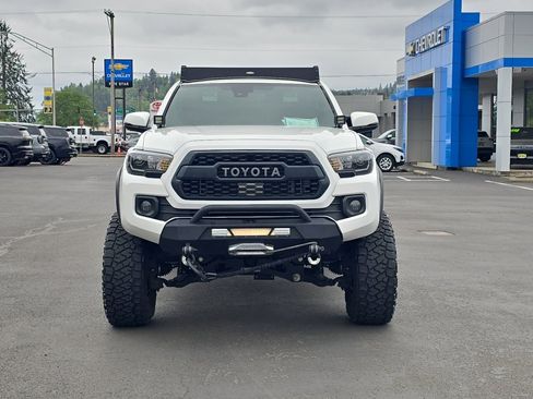 Used 2021 Toyota Tacoma TRD Off-Road w/ Technology Package AWD/4WD image 3
