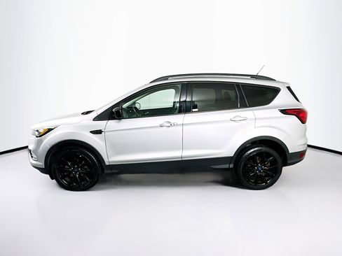 Used 2019 Ford Escape SE image 4