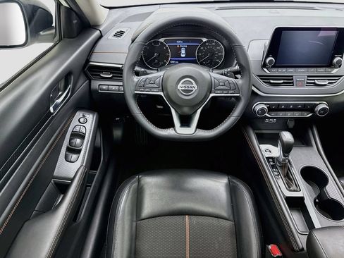 Used 2022 Nissan Altima 2.5 SR w/ Midnight Edition Package FWD image 10