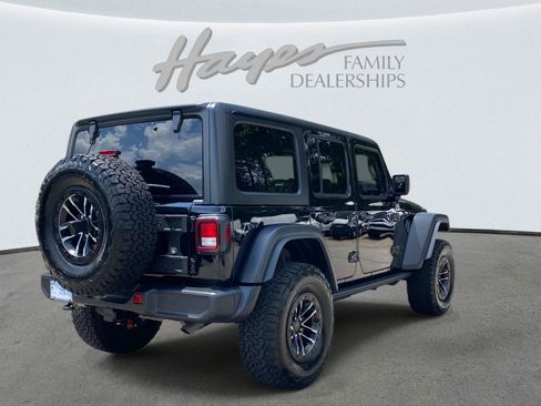 Used 2025 Jeep Wrangler Unlimited Sport AWD/4WD image 3