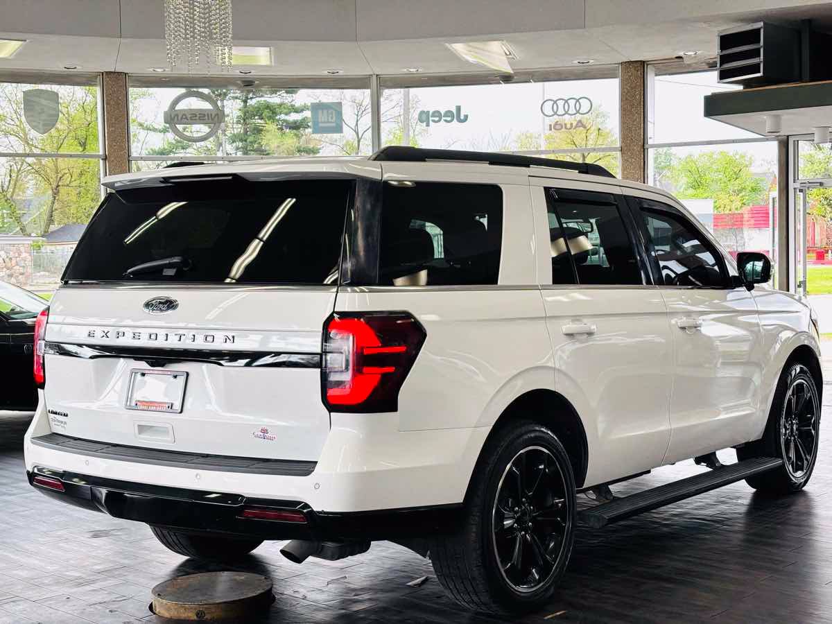 Used 2024 Ford Expedition Limited AWD/4WD image 6