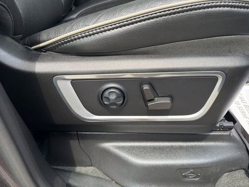 Used 2021 RAM 1500 Laramie w/ Laramie Southwest Edition RWD image 14