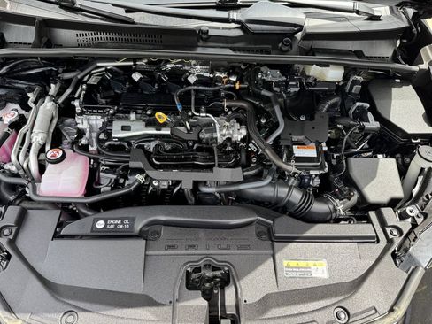 Used 2024 Toyota Prius Prime FWD image 10