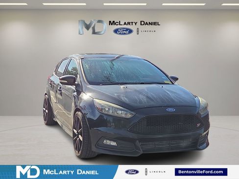 Used 2015 Ford Focus ST FWD image 1