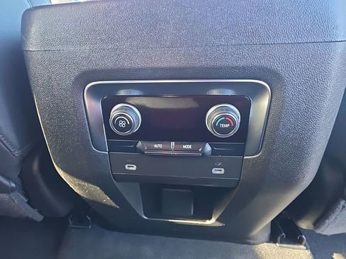 Used 2024 Chevrolet Suburban LT AWD/4WD image 18