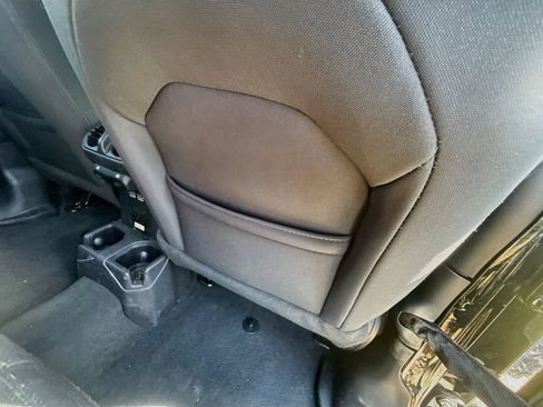 Used 2022 Jeep Wrangler Unlimited Sport w/ Sun And Sound Package AWD/4WD image 32