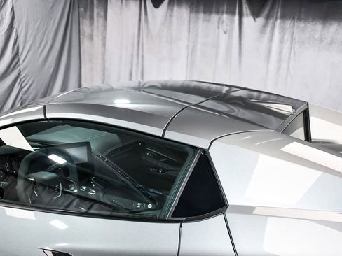 Used 2024 Chevrolet Corvette Stingray Preferred Conv w/ Z51 Performance Package RWD image 83