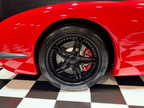 Used 1999 Chevrolet Corvette Convertible w/ Memory Pkg RWD image 39