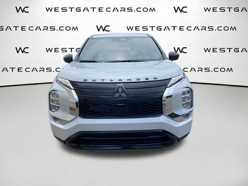 New 2026 Mitsubishi Outlander LE FWD image 2