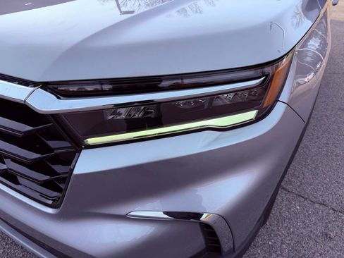 Used 2023 Honda Pilot Touring image 18