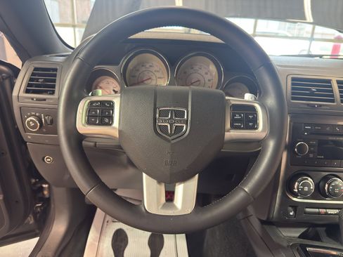 Used 2014 Dodge Challenger SXT RWD image 18