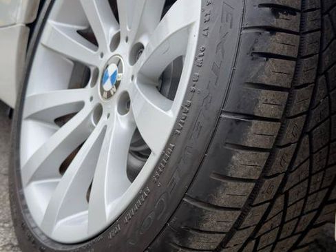 Used 2009 BMW 328i xDrive Sedan AWD/4WD image 8