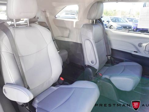 Used 2024 Toyota Sienna XLE image 44