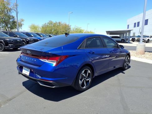 Used 2023 Hyundai Elantra SEL w/ Convenience Package FWD image 10