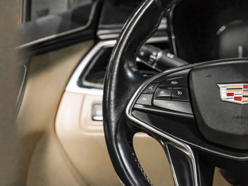 Used 2019 Cadillac XT5 FWD image 14