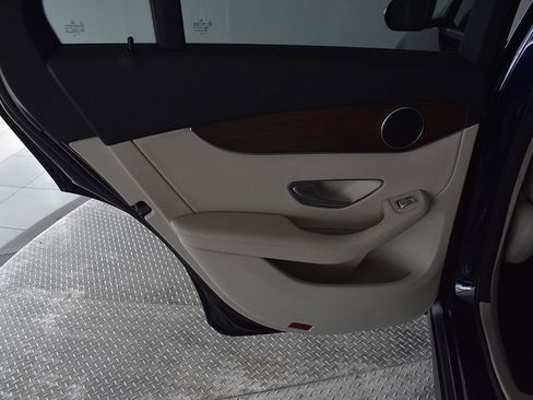 Used 2022 Mercedes-Benz GLC 300 4MATIC image 12