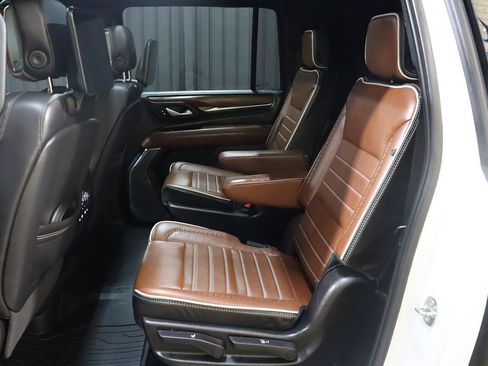 Used 2024 GMC Yukon XL Denali Ultimate AWD/4WD image 65
