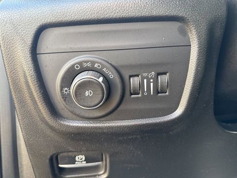 Used 2023 Jeep Grand Cherokee L Limited w/ Luxury Tech Group II image 27