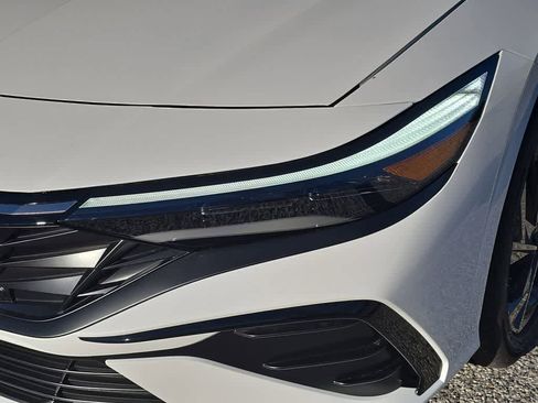 New 2026 Hyundai Elantra SEL Sport Premium image 9