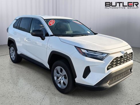 Certified 2024 Toyota RAV4 LE FWD image 8