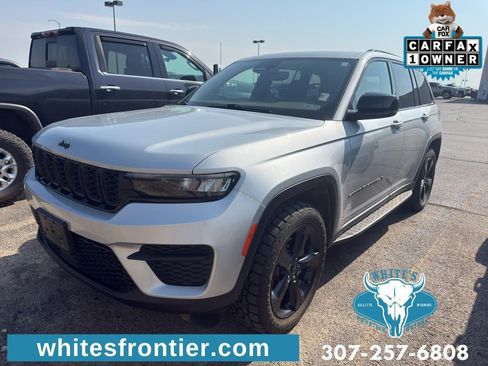 Used 2024 Jeep Grand Cherokee Altitude AWD/4WD image 1
