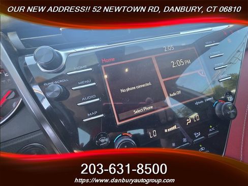 Used 2019 Toyota Camry XSE FWD image 12