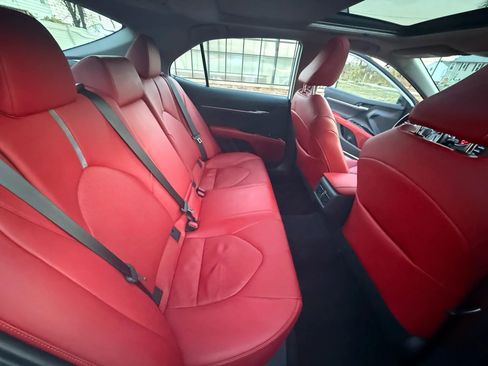 Used 2020 Toyota Camry XSE image 28