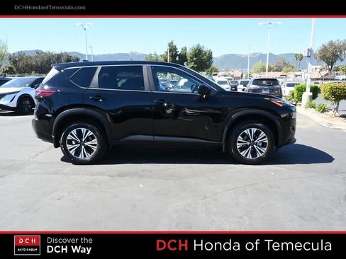 Used 2023 Nissan Rogue SV image 5