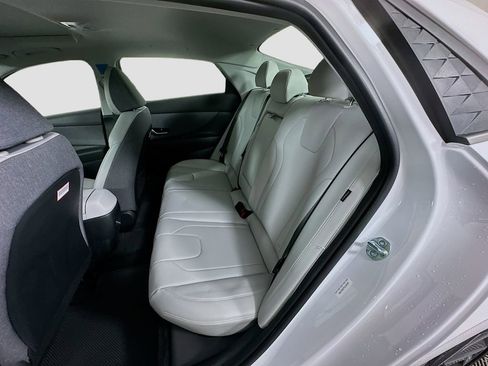 New 2026 Hyundai Elantra Limited image 17